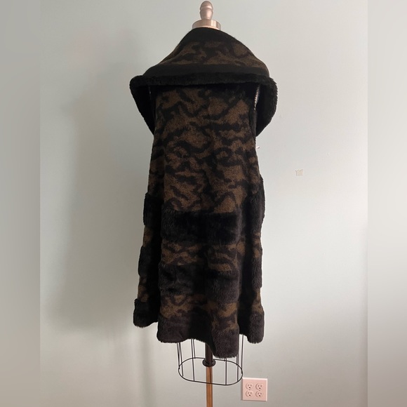 Coat, vest, faux fur, Topa LMP, no size, excellent condition, warm, black - Picture 12 of 14